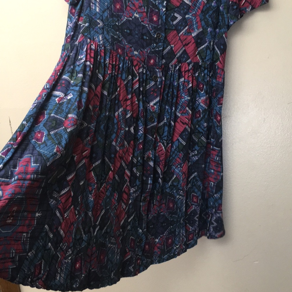 🌺🌸 Women’s UO Pleated Tribal ButtonUp Mini Dress - Picture 5 of 12